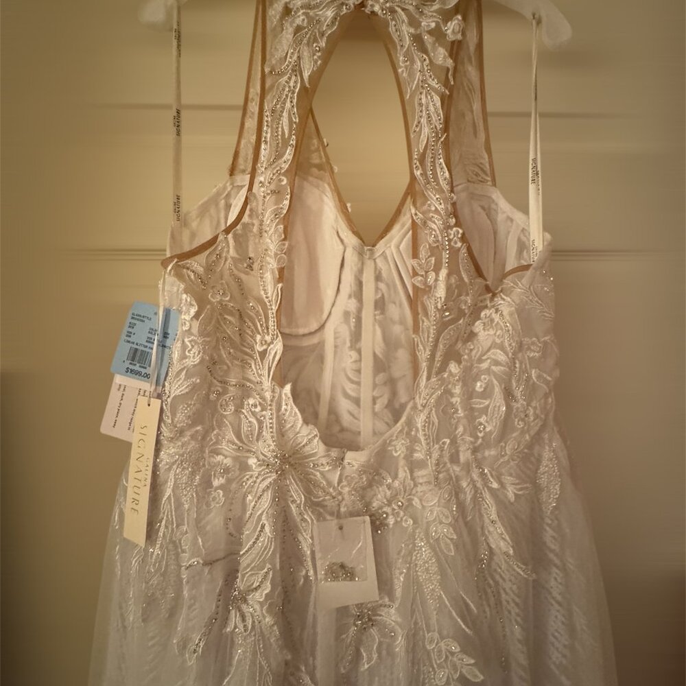 ✨ NWT David’s Bridal Floral Appliqué Halter Wedding Gown + Beaded Veil | $1,928 - Picture 7 of 14